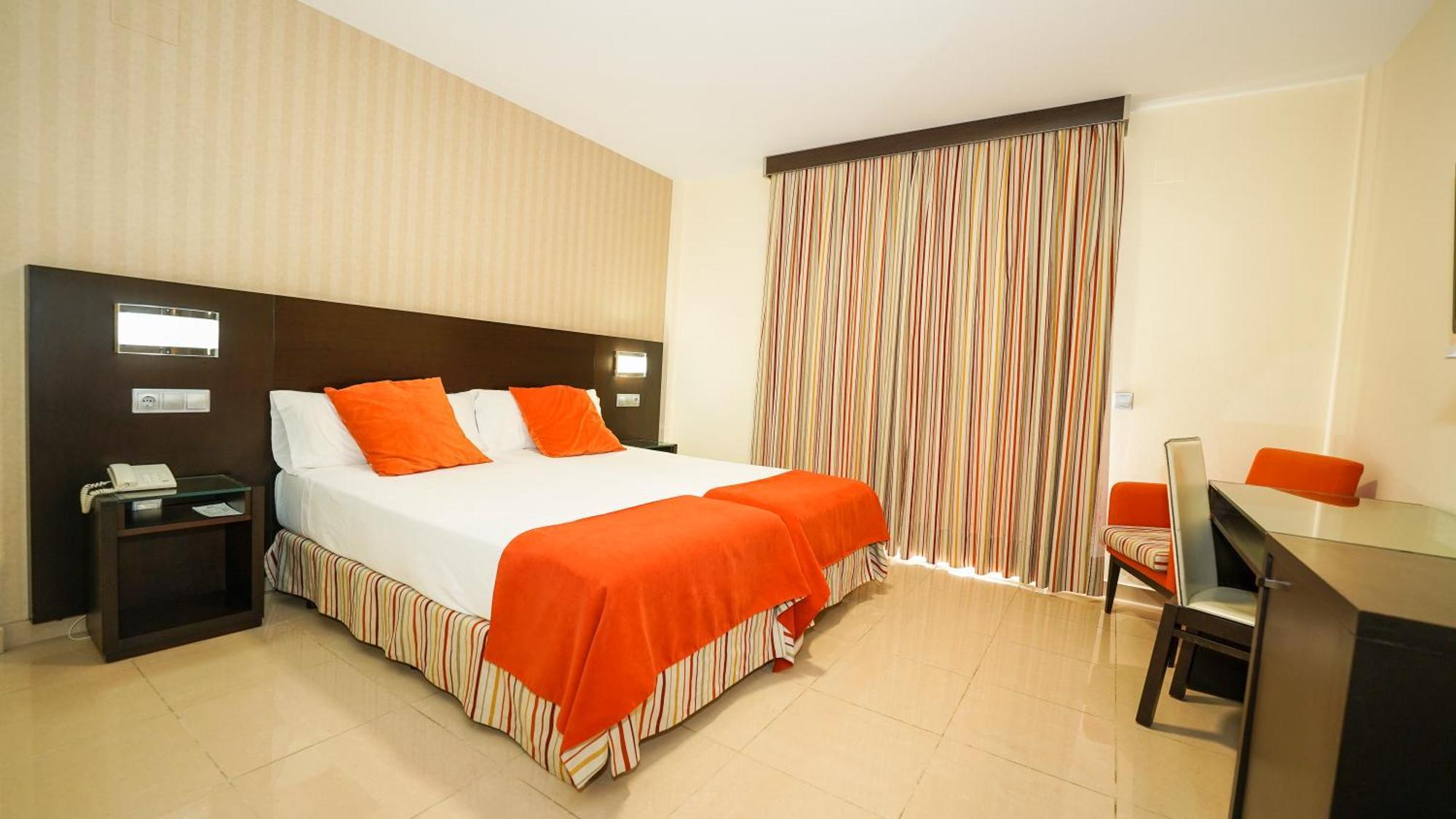 Hotel Pradillo Conil コニル・デ・ラ・フロンテラ エクステリア 写真