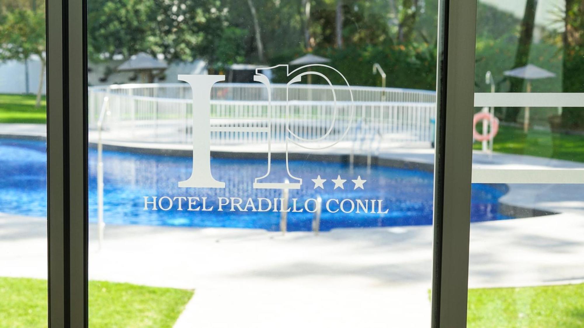 Hotel Pradillo Conil コニル・デ・ラ・フロンテラ エクステリア 写真